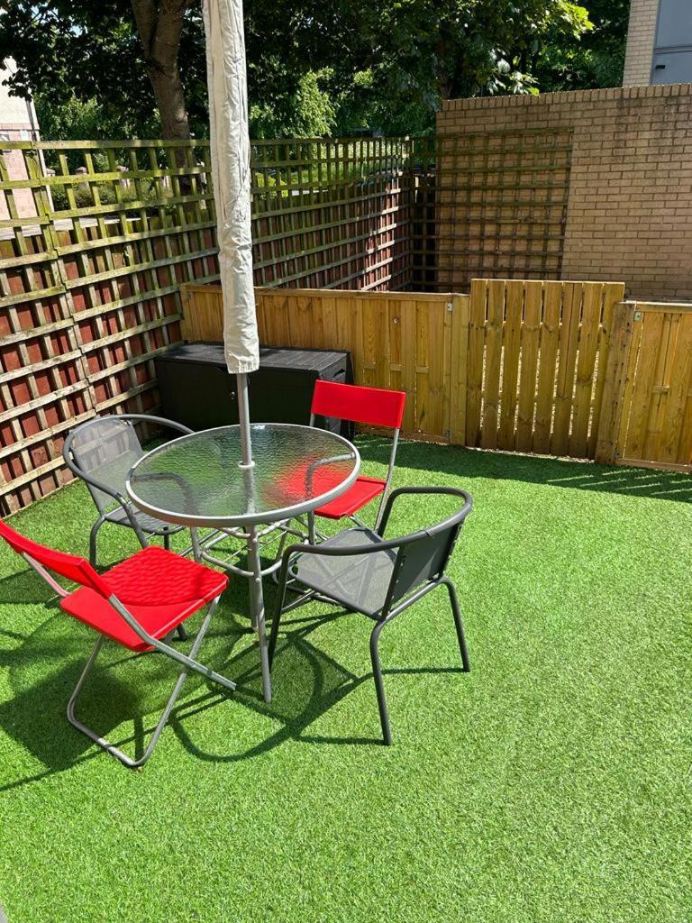 Ferienwohnung Cakemuir Detached House, 3 Bed, Free Parking &Private Garden EDI Exterior foto